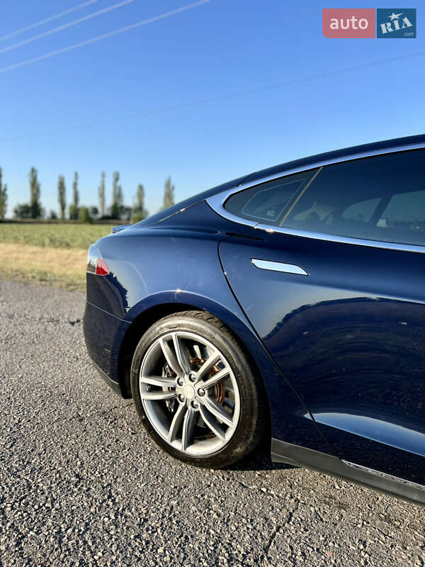 Лифтбек Tesla Model S 2013 в Новомосковске