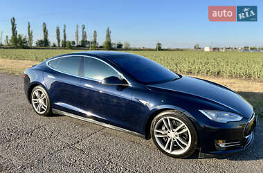 Лифтбек Tesla Model S 2013 в 