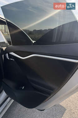 Лифтбек Tesla Model S 2018 в 