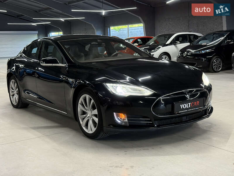 Лифтбек Tesla Model S 2016 в Владимире