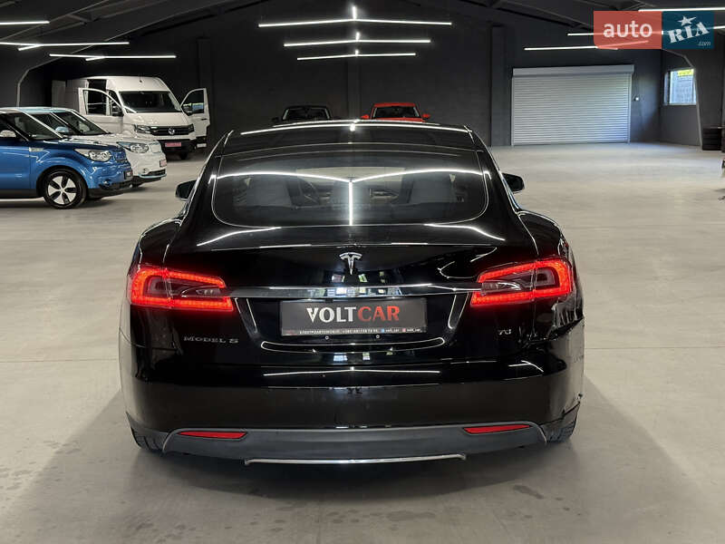 Лифтбек Tesla Model S 2016 в Владимире