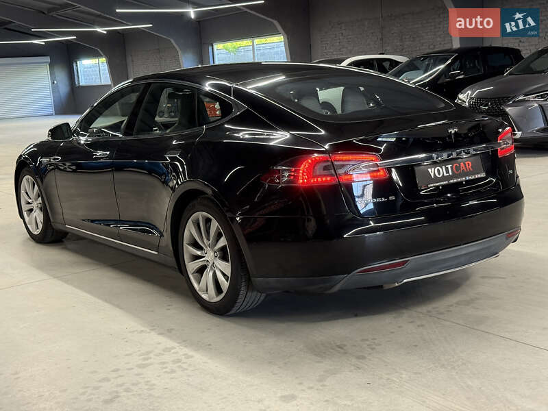 Лифтбек Tesla Model S 2016 в Владимире