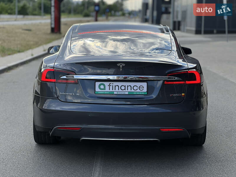 Ліфтбек Tesla Model S 2015 в Києві