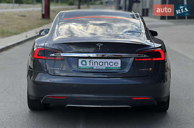 Лифтбек Tesla Model S 2016 в 