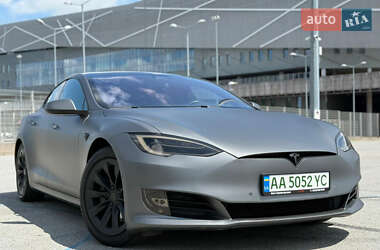 Ліфтбек Tesla Model S 2018 в 