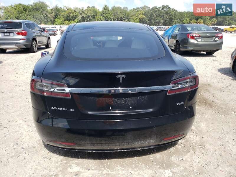 Лифтбек Tesla Model S 2017 в Полтаве