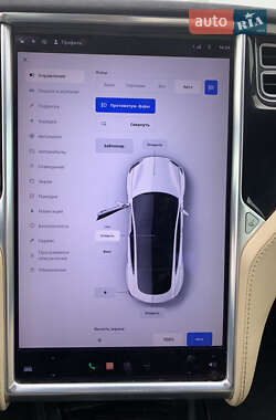 Лифтбек Tesla Model S 2015 в Львове