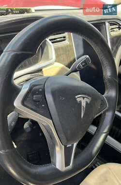 Лифтбек Tesla Model S 2013 в 