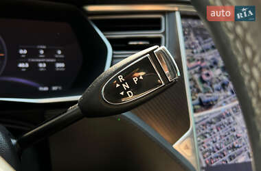 Лифтбек Tesla Model S 2014 в 