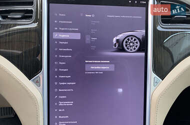 Лифтбек Tesla Model S 2013 в 