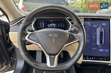Лифтбек Tesla Model S 2013 в 