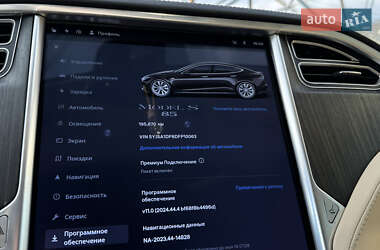 Лифтбек Tesla Model S 2013 в 