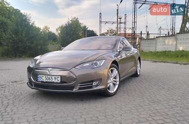 Ліфтбек Tesla Model S 2015 в Львові