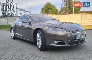 Ліфтбек Tesla Model S 2015 в Львові