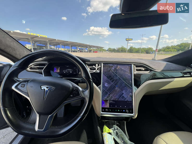 Ліфтбек Tesla Model S 2015 в Запоріжжі