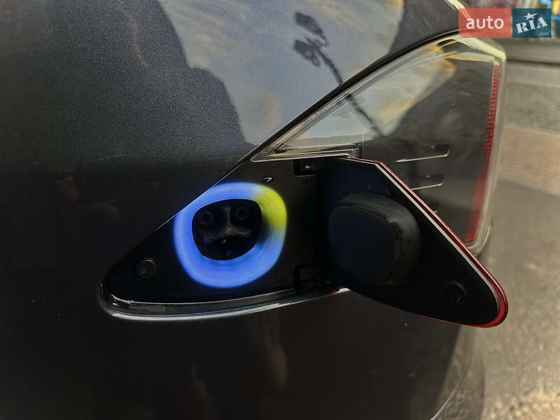 Лифтбек Tesla Model S 2017 в Одессе фото 24 Лифтбек Tesla Model S 2017 в Одессе