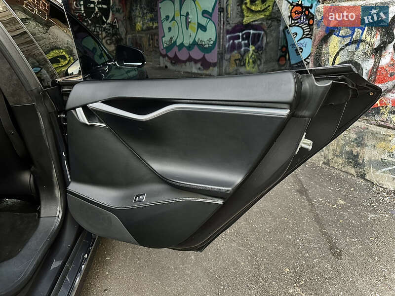 Лифтбек Tesla Model S 2017 в Одессе фото 28 Лифтбек Tesla Model S 2017 в Одессе