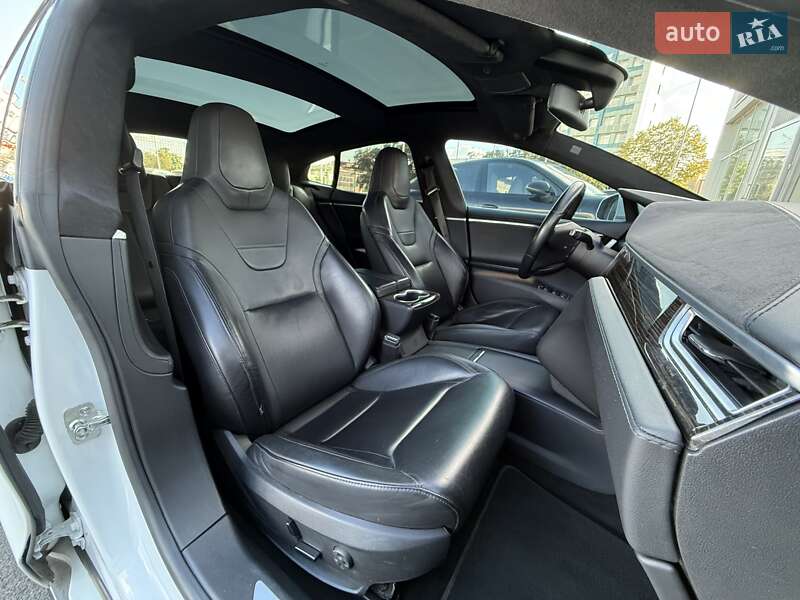 Ліфтбек Tesla Model S 2016 в Києві