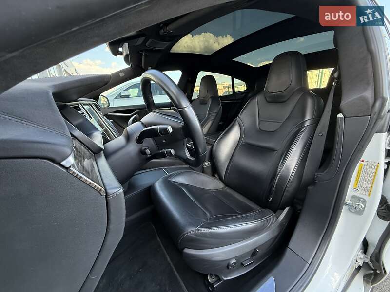 Ліфтбек Tesla Model S 2016 в Києві