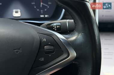 Лифтбек Tesla Model S 2016 в 