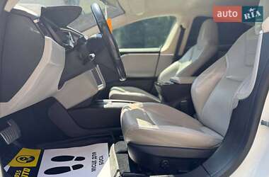 Лифтбек Tesla Model S 2015 в 