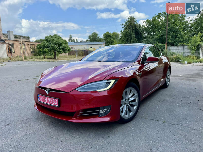 Ліфтбек Tesla Model S 2017 в 