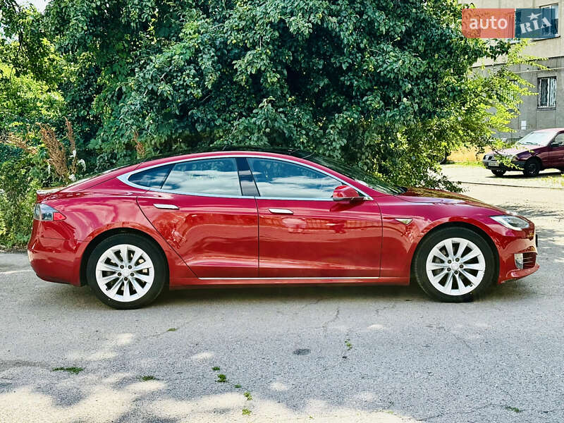 Ліфтбек Tesla Model S 2017 в Черкасах