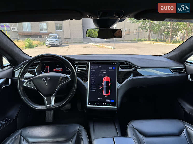 Ліфтбек Tesla Model S 2017 в Черкасах