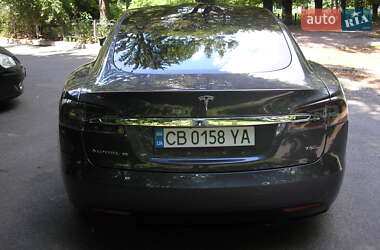 Лифтбек Tesla Model S 2017 в 