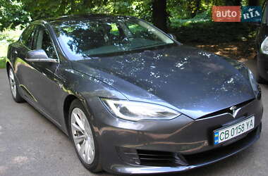 Лифтбек Tesla Model S 2017 в 