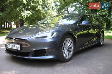 Лифтбек Tesla Model S 2017 в 
