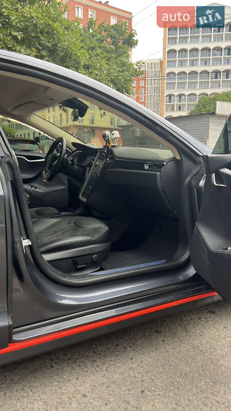 Ліфтбек Tesla Model S 2015 в Одесі