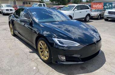 Лифтбек Tesla Model S 2018 в 