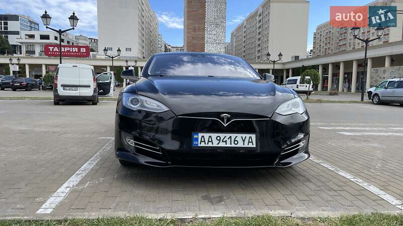 Лифтбек Tesla Model S 2015 в Хмельницком