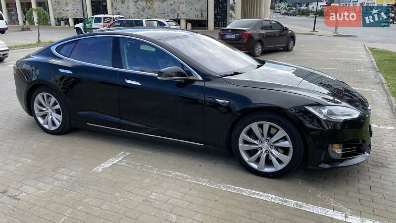 Лифтбек Tesla Model S 2015 в Хмельницком