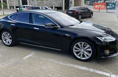 Лифтбек Tesla Model S 2015 в 