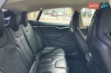 Лифтбек Tesla Model S 2015 в 