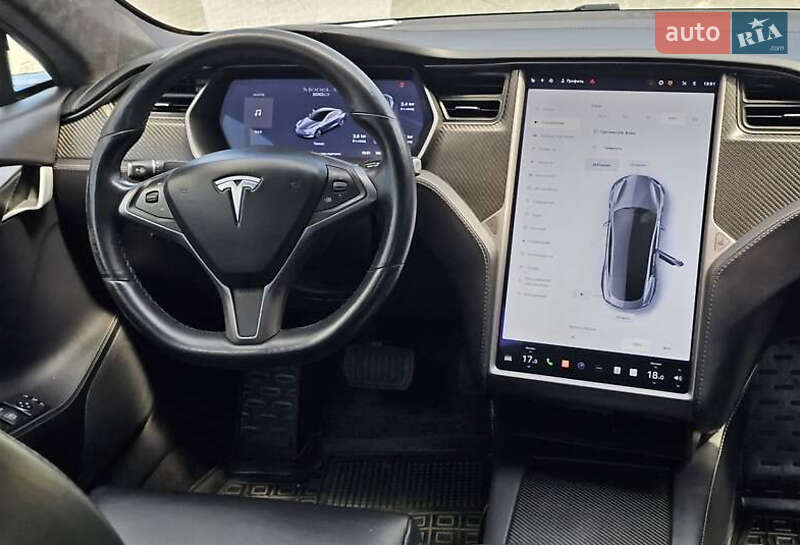 Лифтбек Tesla Model S 2018 в Киеве