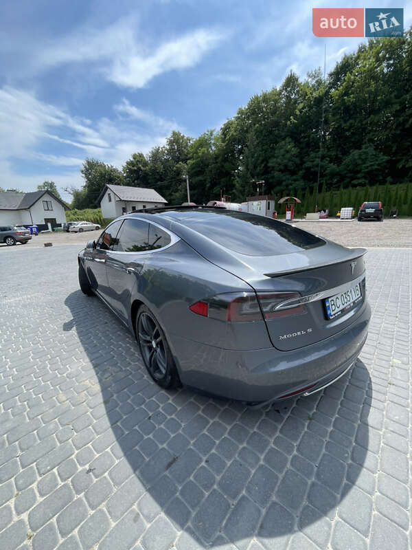 Лифтбек Tesla Model S 2014 в Львове