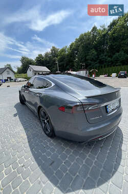 Лифтбек Tesla Model S 2014 в 