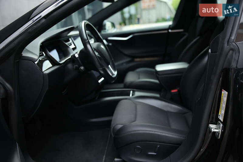 Ліфтбек Tesla Model S 2017 в Житомирі