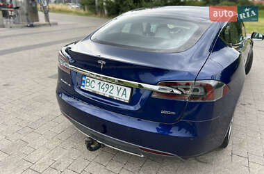 Лифтбек Tesla Model S 2015 в 