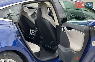 Лифтбек Tesla Model S 2015 в 