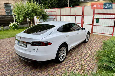 Лифтбек Tesla Model S 2014 в 