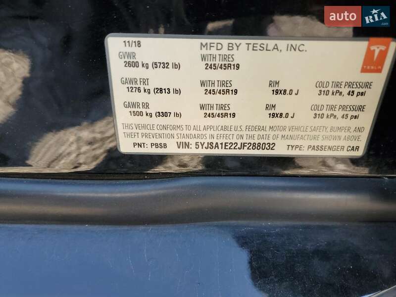 Лифтбек Tesla Model S 2018 в Львове