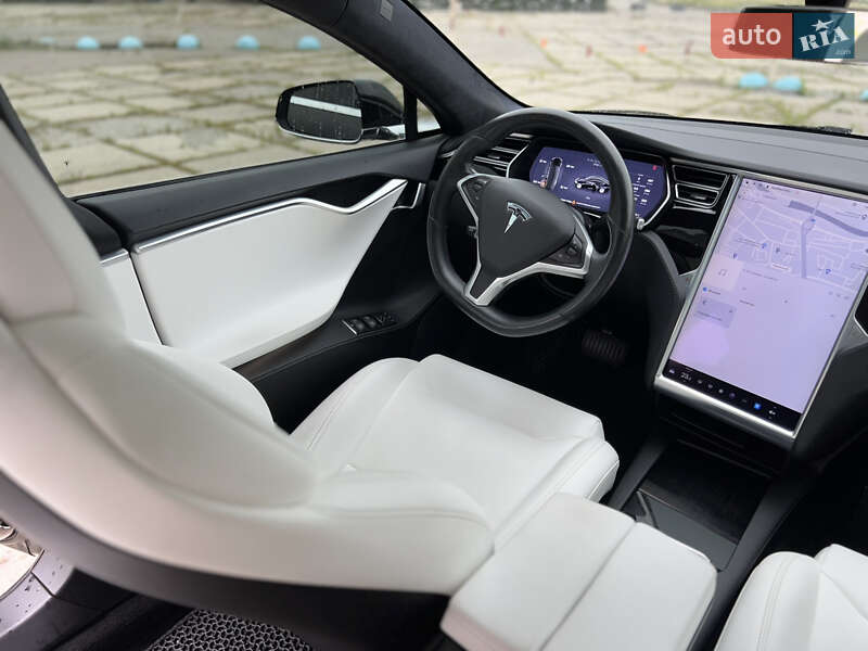 Ліфтбек Tesla Model S 2017 в Харкові