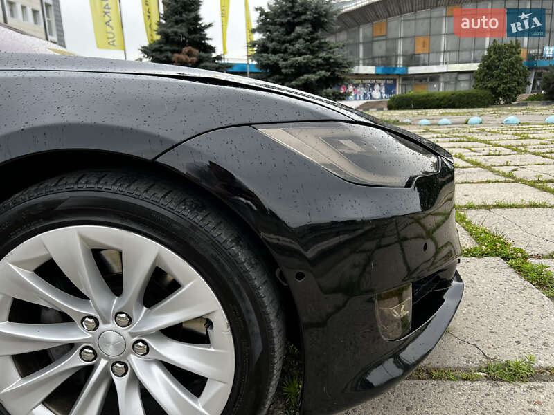 Ліфтбек Tesla Model S 2017 в Харкові