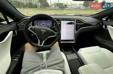 Ліфтбек Tesla Model S 2017 в 