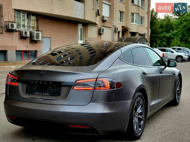Ліфтбек Tesla Model S 2017 в Києві