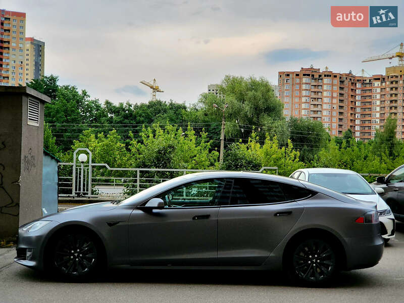 Ліфтбек Tesla Model S 2017 в Києві